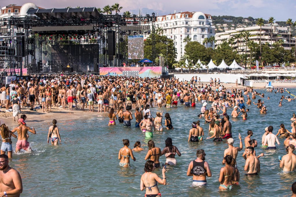 Les Plages Electroniques : le rendez-vous incontournable de l’été